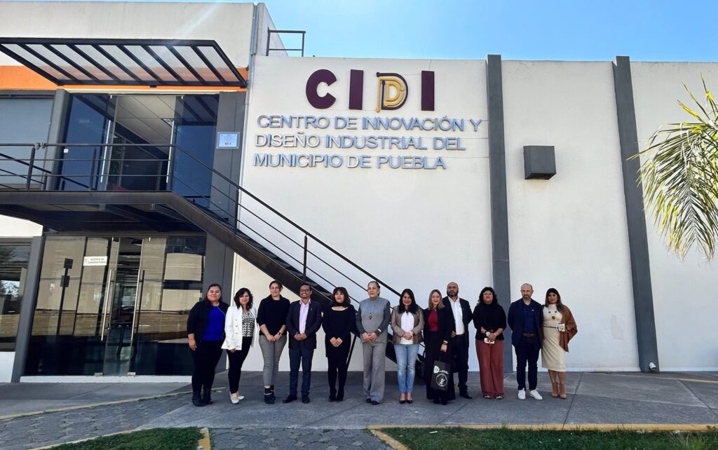 Se lleva a cabo la visita al TECNM Campus Puebla, del Clúster de Plásticos Puebla.