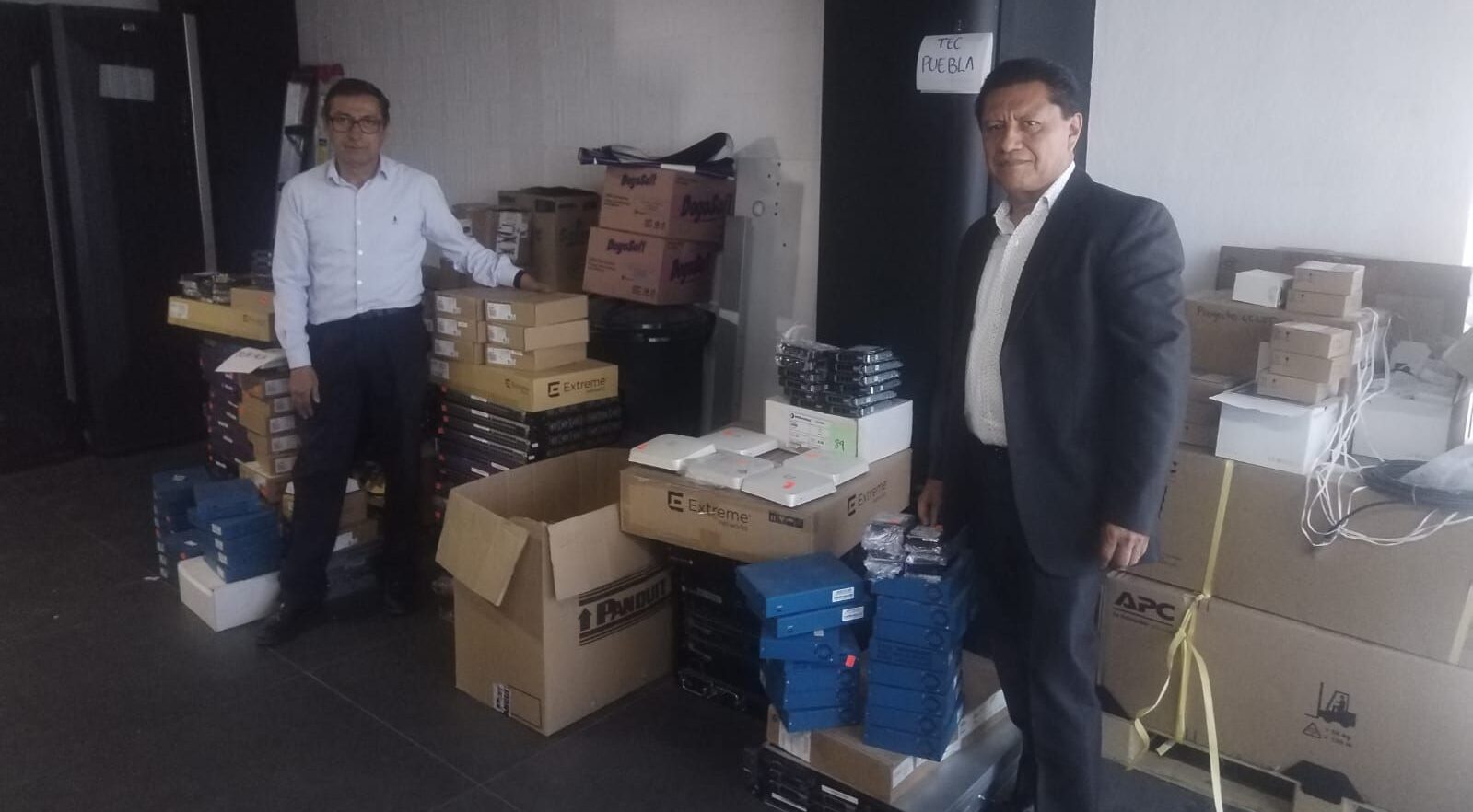 Entrega equipo Tesecom, al TECNM Puebla.